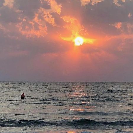 Theo Summerland Seaview Mamaia Luaran gambar